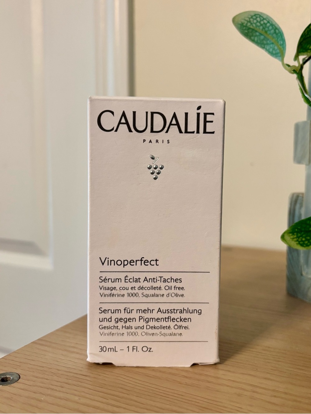Caudalie Vinoperfect Radiance Facial Serum - Picture 2 of 3